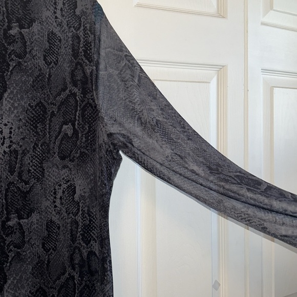 Edited Mesh Dress - Picture 3 of 9